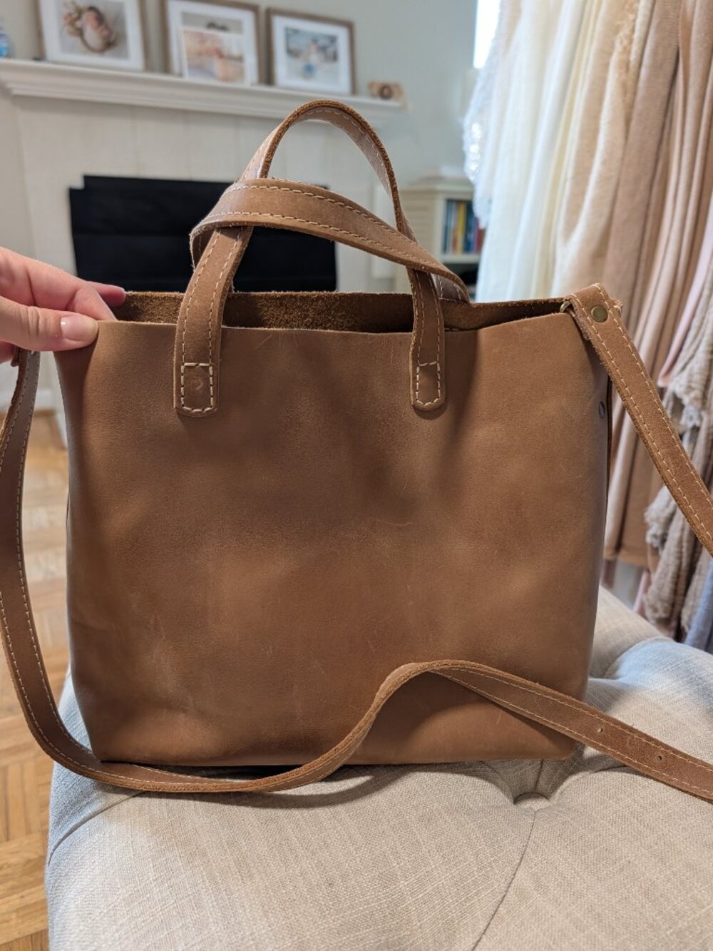 Portland leather medium crossbody bag in Cappuccino - Picture 2 of 6